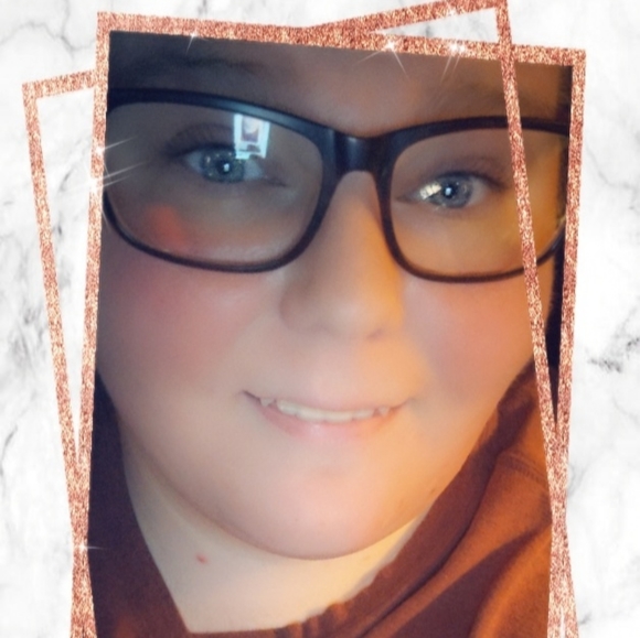 Meet your Posher, Trish - Picture 1 of 2